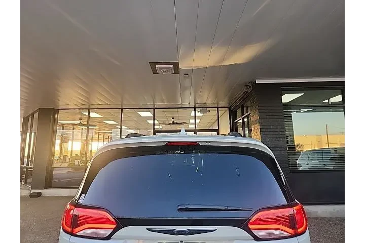 $21849 : Chrysler Pacifica 2020 Touri image 3