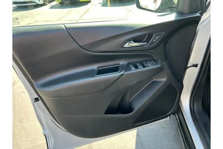 $10649 : Chevrolet Equinox 2019 4x4 L image 9