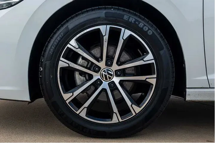 $20800 : Volkswagen Jetta 2023 Sport image 6