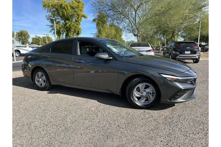 $18778 : Hyundai ELANTRA 2024 SE 4dr image 2