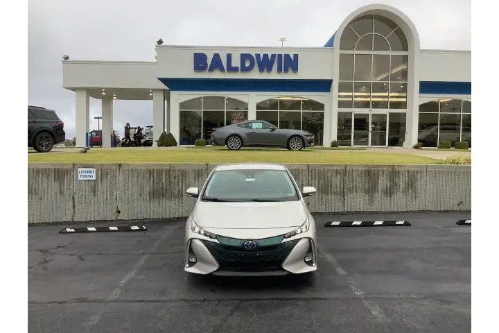 $23900 : Toyota Prius Prime 2017 Adva image 2