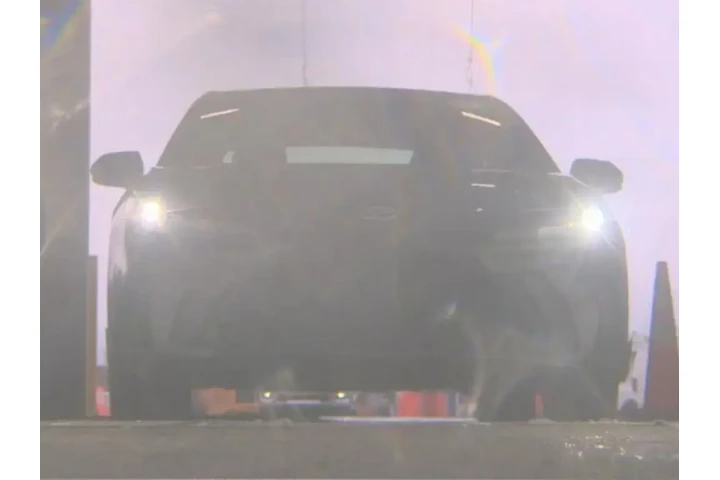 $27993 : Toyota Camry 2025 SE 4dr Sed image 3