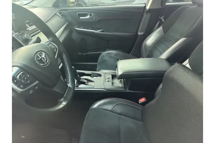 $16890 : Toyota Camry 2017 XSE 4dr Se image 2