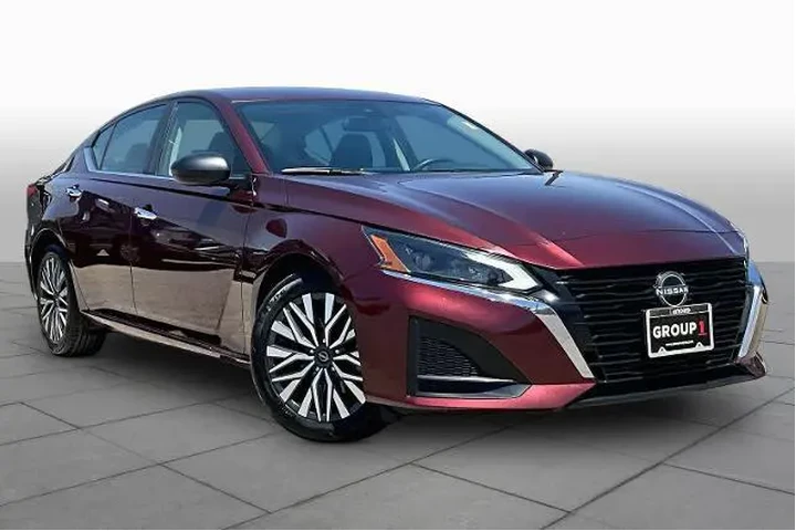 $21538 : Nissan Altima 2024 2.5 SV 4d image 3