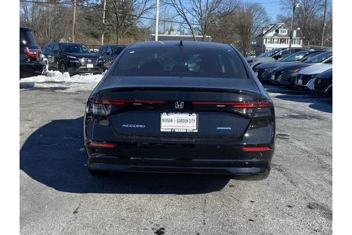 $27487 : Honda Accord Hybrid 2025 EX- image 4