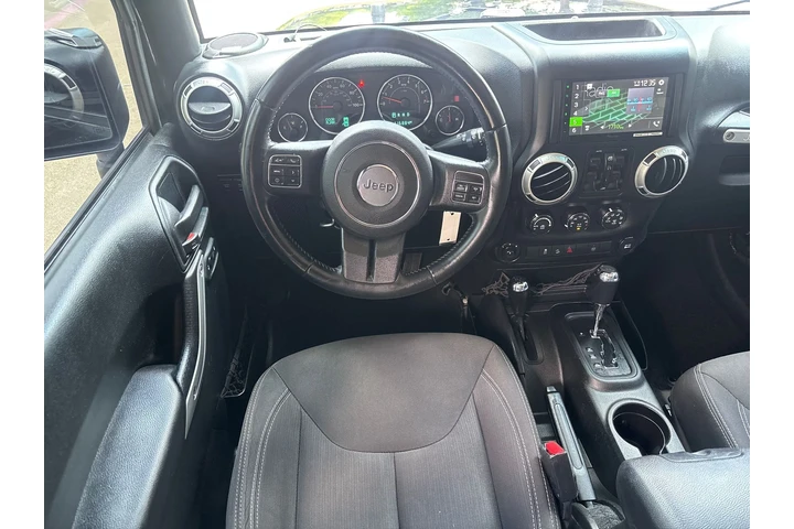 $18995 : 2017 Wrangler Unlimited Rubic image 10