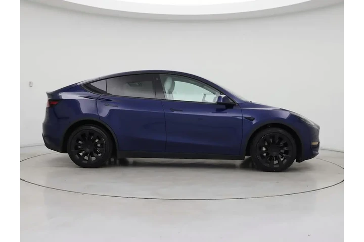$27998 : Tesla Model Y 2022 AWD Long image 7