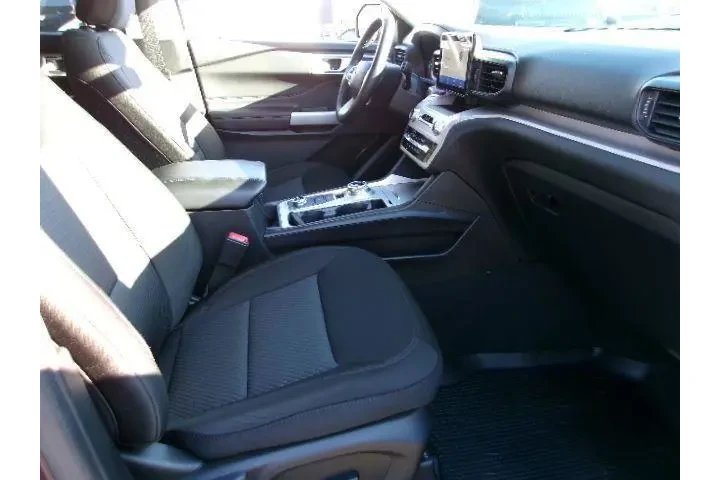 $30996 : Ford Explorer 2023 AWD XLT 4 image 5