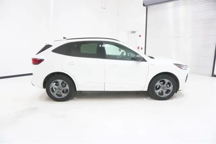 $26995 : Ford Escape 2023 AWD ST-Line image 4