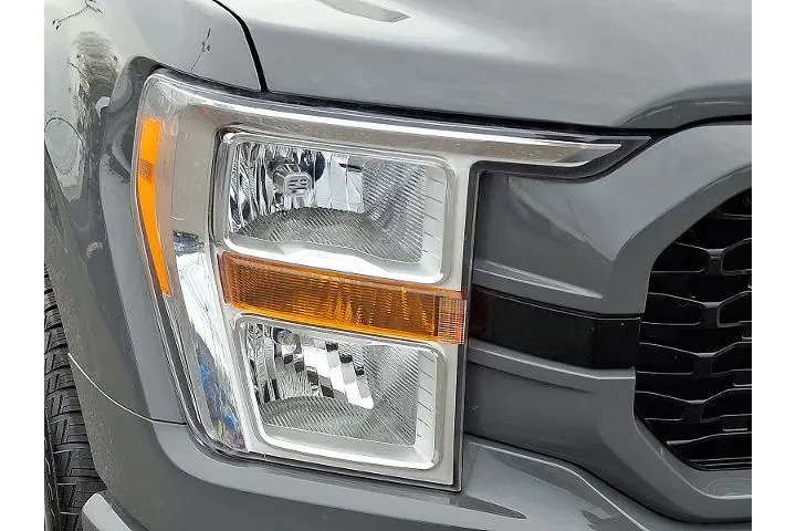 $30997 : Ford F-150 2021 4x4 XL 4dr S image 9