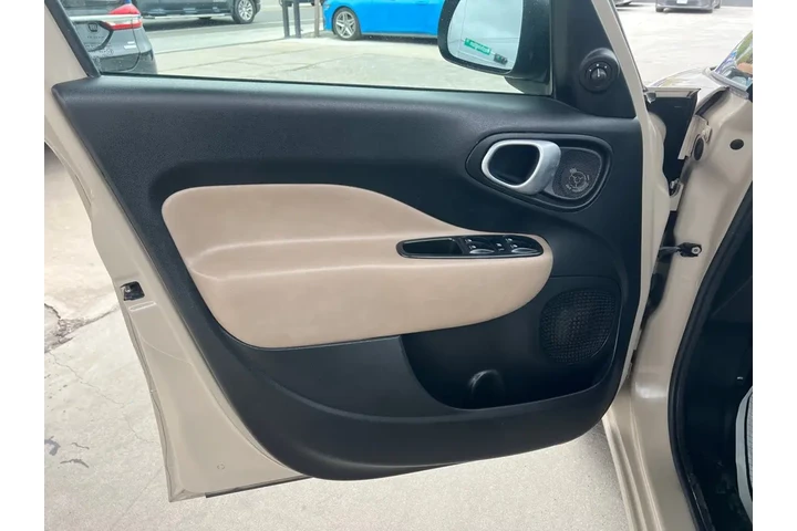 2015 500L Lounge image 10