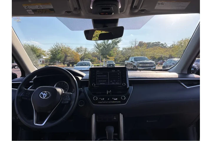 $26500 : Gold Certified2022 Corolla Cr image 3