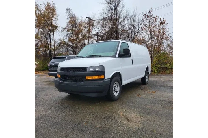 $12999 : 2018 Express 2500 image 3