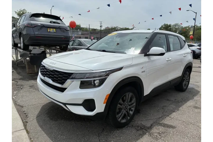 $16995 : 2023 Seltos LX image 4