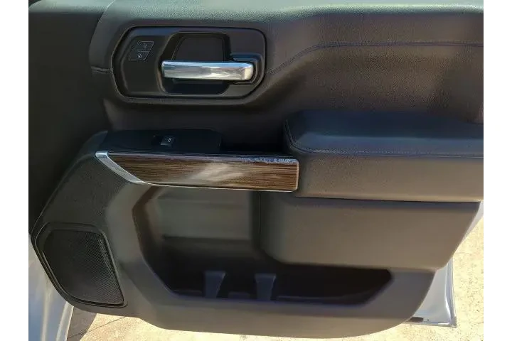 $39909 : Chevrolet Silverado 2500HD 2 image 8