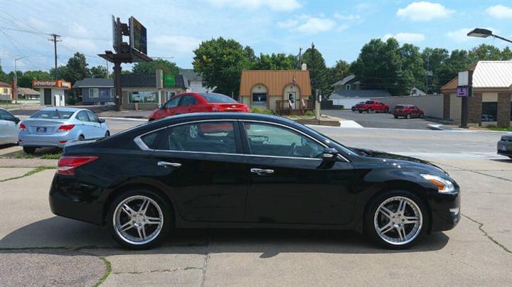 $11999 : 2013 Altima 3.5 SL image 6