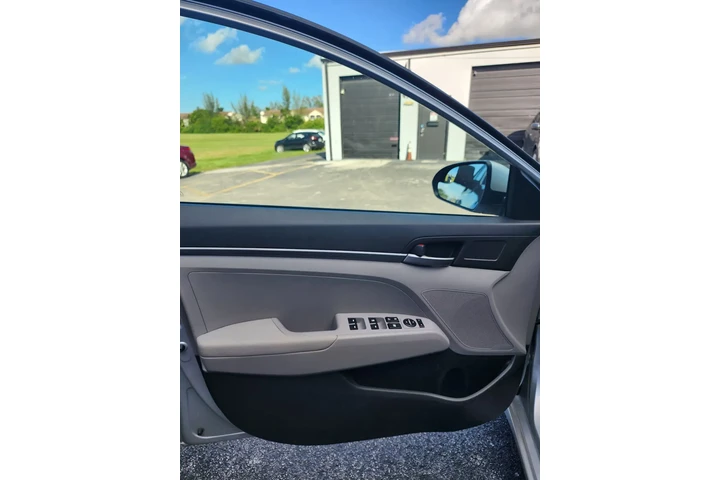 $4500 : 2018 Hyundai Elantra SE image 7