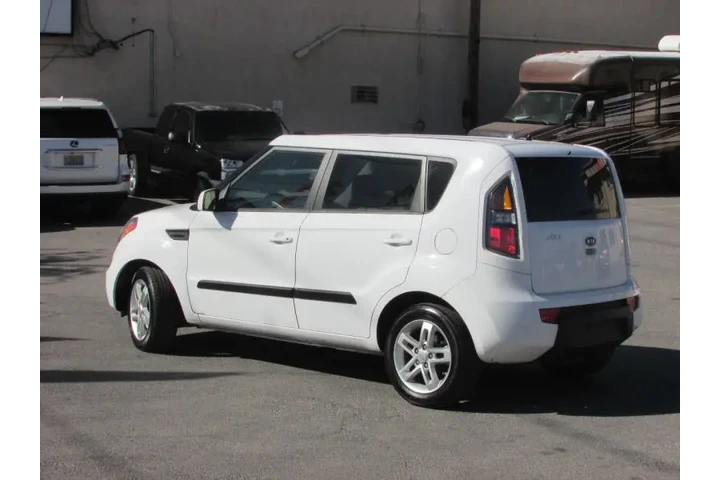 $6995 : 2011 Soul + image 6