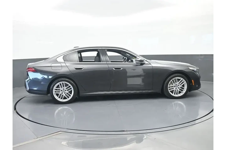 $37991 : BMW 5 Series 2024 530i 4dr S image 7