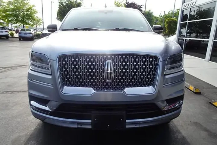 $32999 : 2020 Navigator L image 3