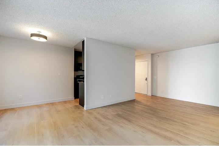 $2500 : 2bedroom 2bath available image 3