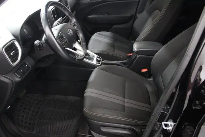 $16910 : Hyundai VENUE 2023 SEL 4dr C image 5