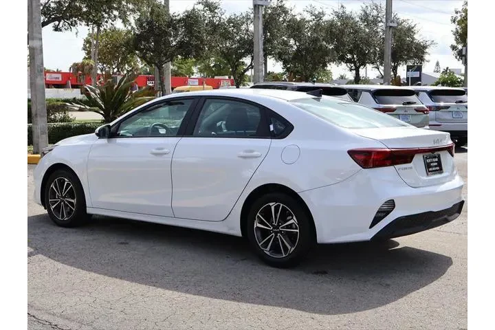 $13990 : Kia Forte 2024 LX 4dr Sedan image 7