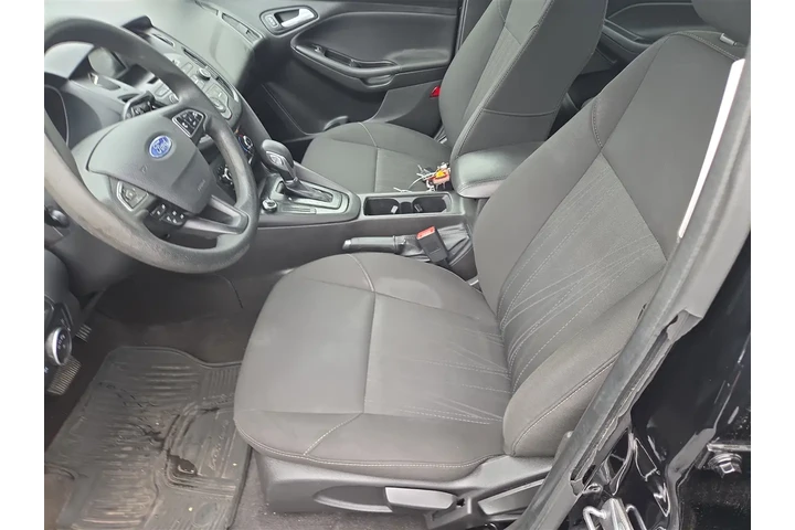 $8995 : 2017 Focus SE Sedan image 10