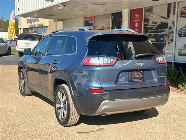 $18999 : 2019 Cherokee Limited image 7