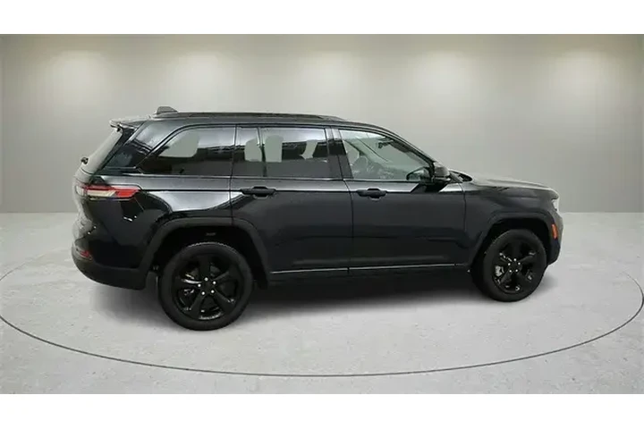 $31846 : Jeep Grand Cherokee 2023 4x4 image 10