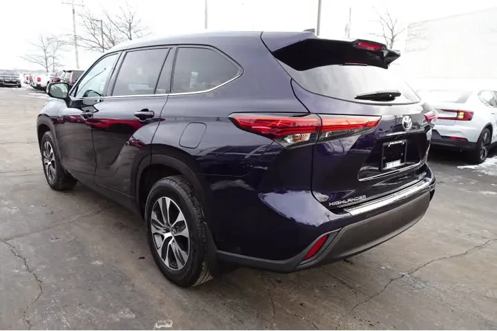 $32995 : 2020 HIGHLANDER image 6