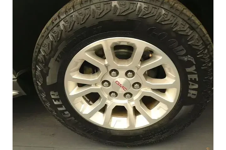 $22902 : GMC Yukon XL 2017 4x4 SLT 4d image 9