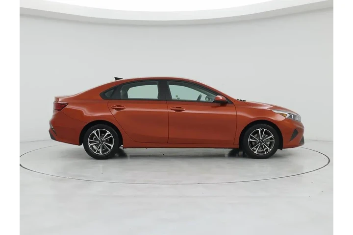 $18998 : Kia Forte 2023 LXS 4dr Sedan image 7