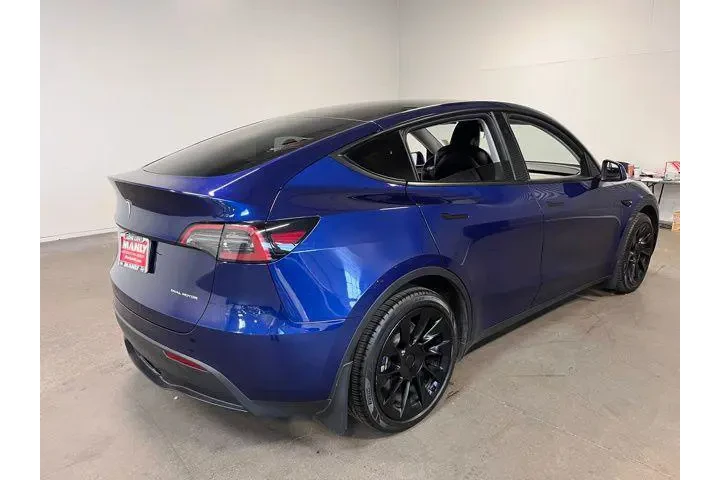 $31940 : Tesla Model Y 2023 AWD Long image 3