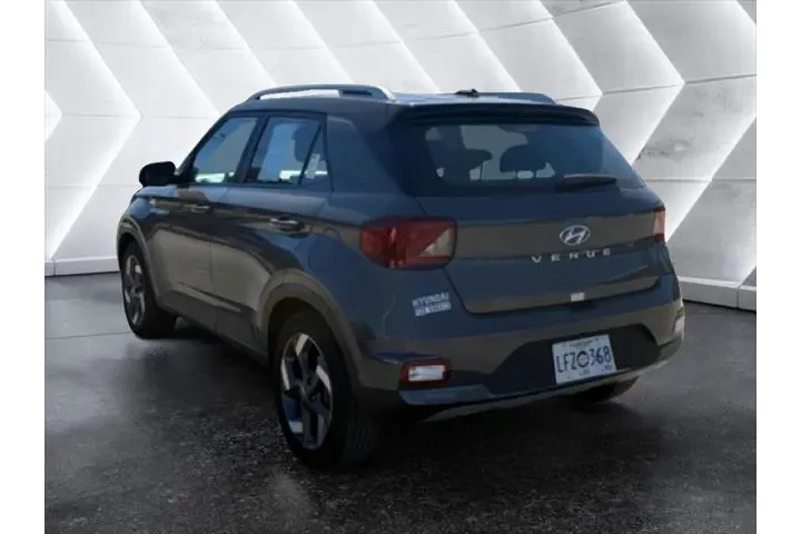 $21995 : Hyundai VENUE 2025 Limited 4 image 5
