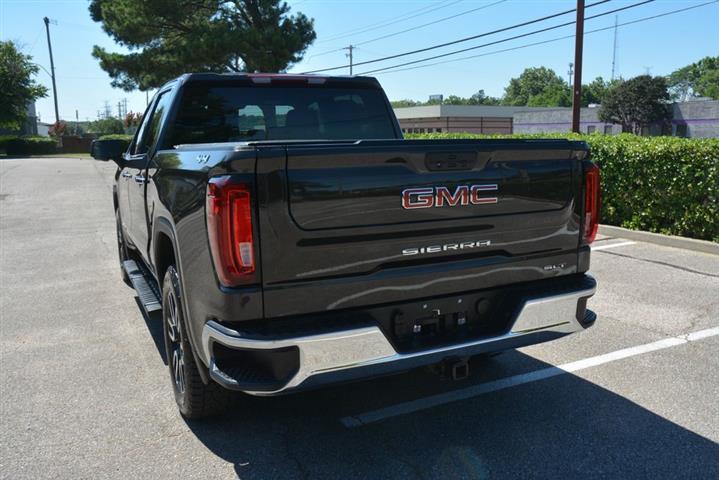 2021 GMC Sierra 1500 SLT image 9