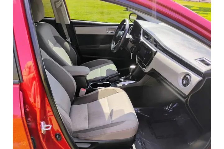 $12995 : 2017 Corolla SE image 10