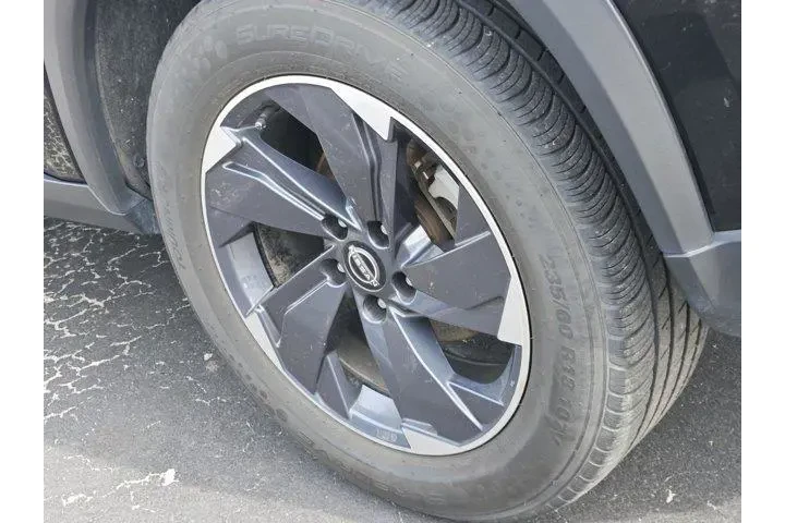 Nissan Rogue 2024 SV 4dr Cro image 8