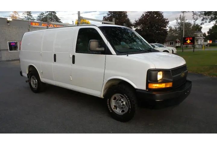 $12900 : 2013 Express 2500 image 3