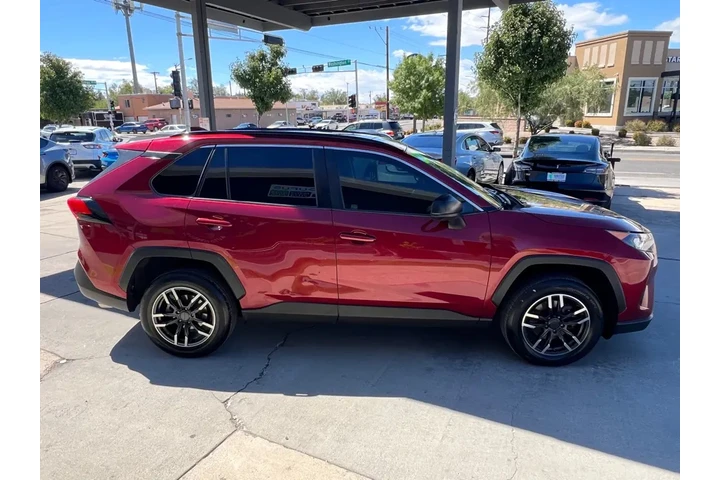 2020 RAV4 LE AWD image 4