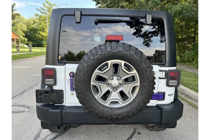 $16997 : 2014 Wrangler Unlimited Rubic image 6