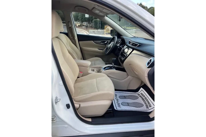 $6300 : 2016 Rogue SV image 9