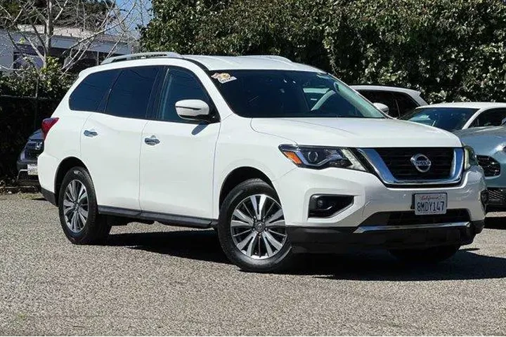 $14881 : Nissan Pathfinder 2020 4x4 S image 2
