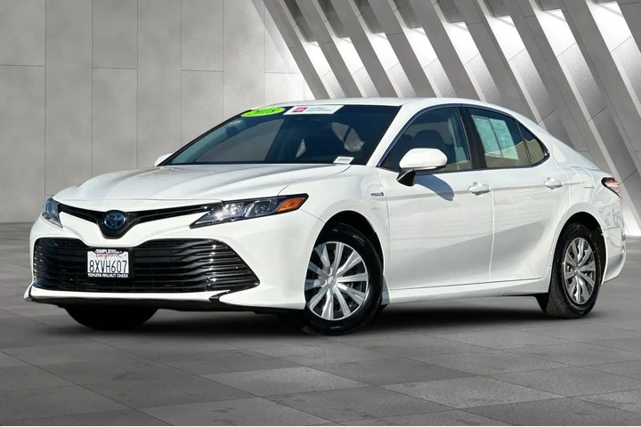 $21700 : Toyota Camry Hybrid 2018 LE image 2