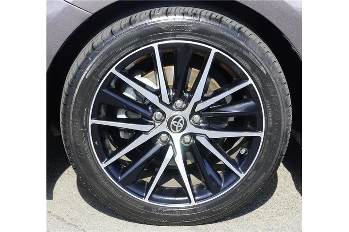 $24984 : 2022 Camry SE Sedan 4D image 10