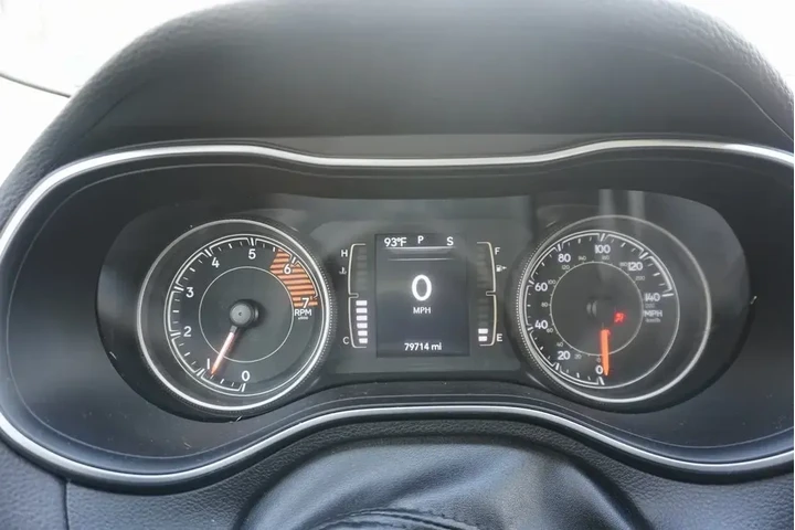 Jeep Cherokee 2019 4x4 Latit image 10