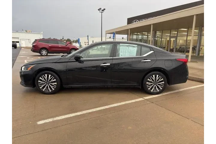 $19999 : Nissan Altima 2024 2.5 SV 4d image 2