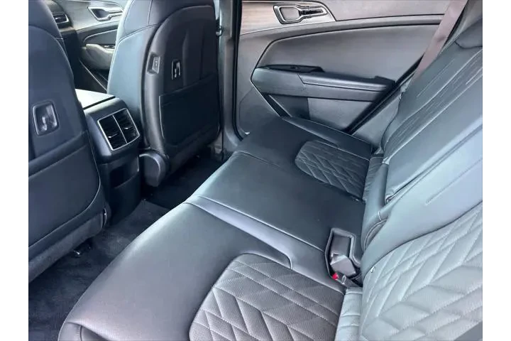 $33999 : Kia Sportage Plug-In Hybrid image 5