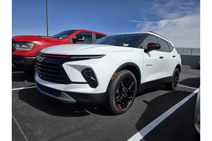 $29591 : Chevrolet Blazer 2025 LT 4dr image 2