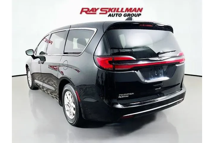 $28975 : Chrysler Pacifica 2024 Touri image 5